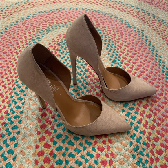 Nasty Gal Nude Stilettos Size 7. - Picture 3 of 4